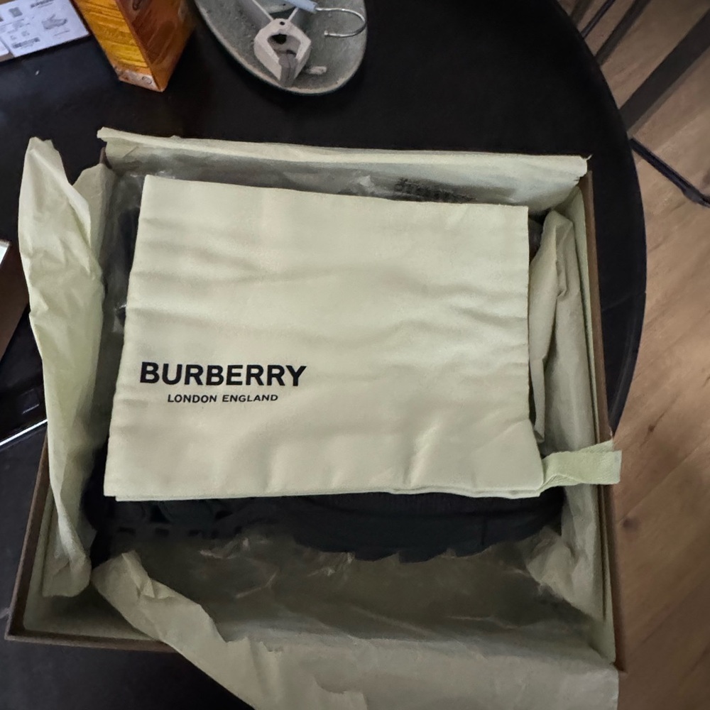 Burberry Arthur M story blk IP PRINT 47 uk 13 US 14 NEW! Authentic $980 - Picture 7 of 8